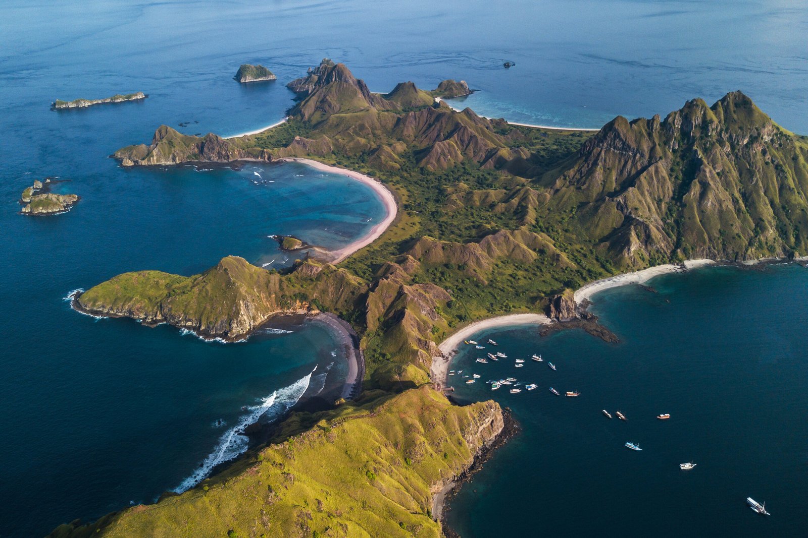 Aerial,View,Of,Pulau,Padar,Island,In,Komodo,National,Park,
